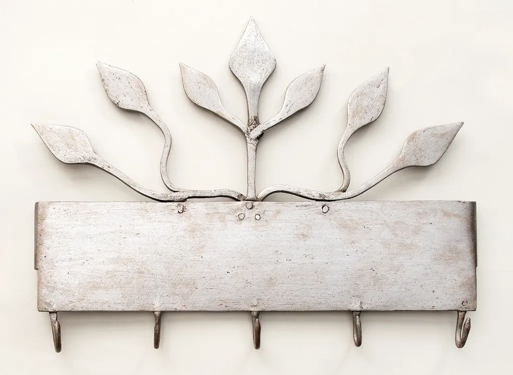 Decorative white wall hooks